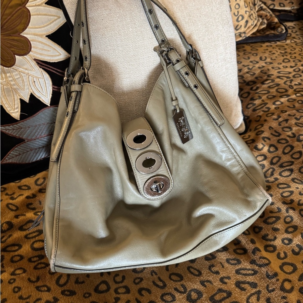 Coach Carlyle Olive leather Shoulder Bag with Silver Accents